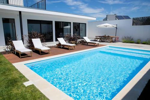 Meco Oasis Pool House Paradise