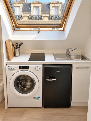 BAIL MOBILITÉ 30 NUITS MINIMUM Studio cozy à 40m des CHAMPS ELYSEES