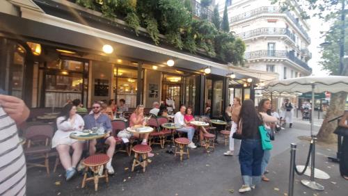 Gare Montparnasse 2 mins, 2 bed room ,Center of Saint Germain , wonderful place