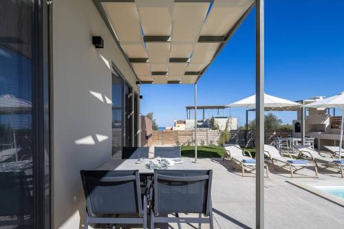 Stylish Villa Vianello with Heated Pool and BBQ, near Rethymno