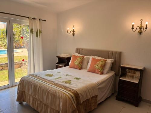 Villa Bárbara - com piscina aquecível em Carvoeiro