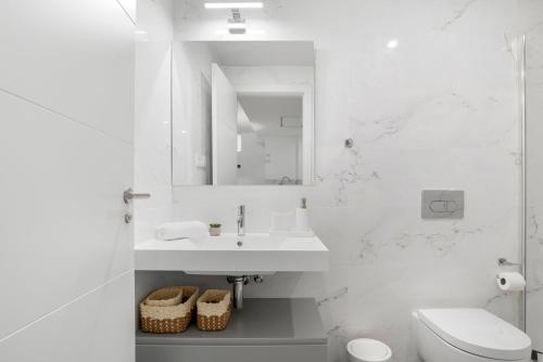 Modern Apartment Center Steps from the Beach