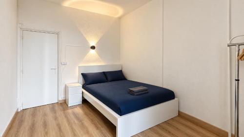 Eiffel Tower Chic 1 Bedroom Apartment with Netflix