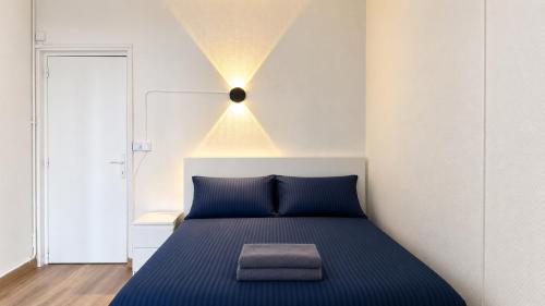 Eiffel Tower Chic 1 Bedroom Apartment with Netflix