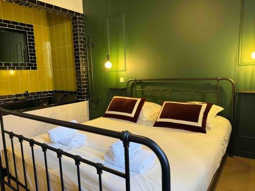 LE BOUDOIR - Erotic room- Jacuzzi - Tantra -Rétroprojecteur - Hypercentre