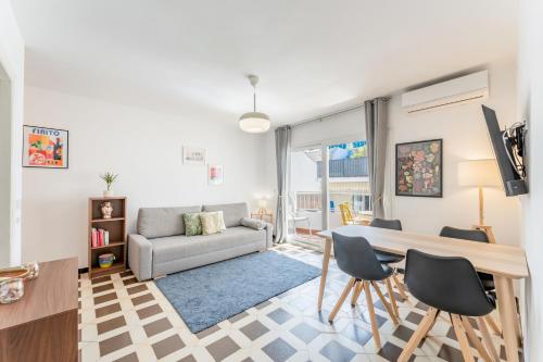 Charming 2 bed in old town Fuengirola - Pass the Keys