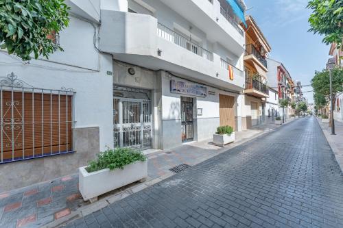 Charming 2 bed in old town Fuengirola - Pass the Keys
