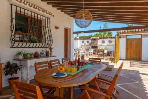 Villa Ramos by Villa Plus
