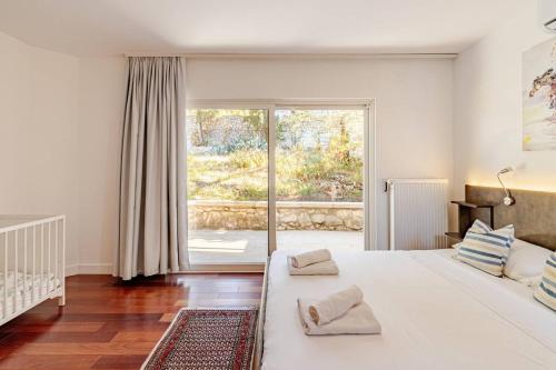 Novi Escape 2 Beachfront 4 Star Apartment