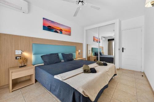 Heated Pool & Ocean Views Los Cristianos