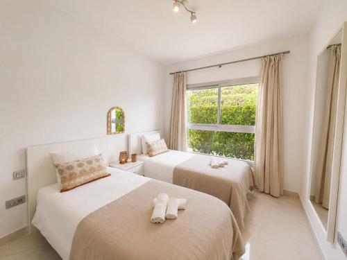 Beautiful renovated ground floor with private garden in Bel Air