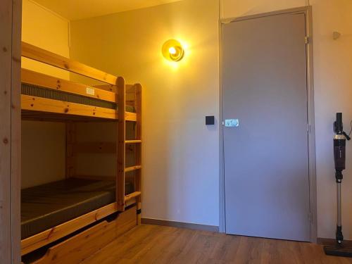 Studio 5 pers, skis aux pieds, proche commerces - FR-1-411-331