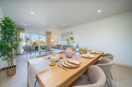 Relaxing Townhouse near Praia da Luz with Pool and Garden Oasis