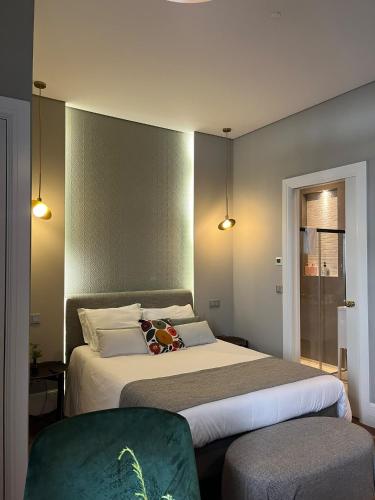 Amial Lodge