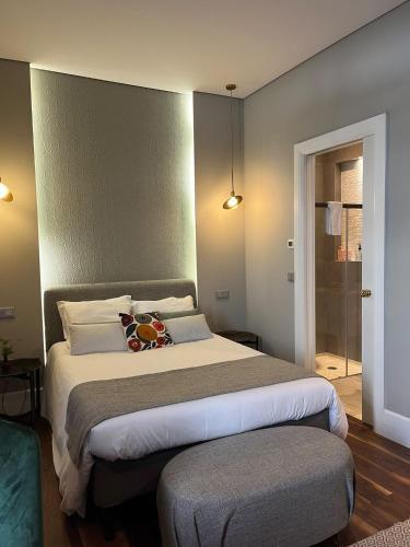 Amial Lodge