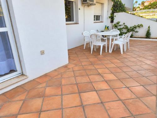 Two-Bedroom Apartment with Terrace in Nueva Andalucía