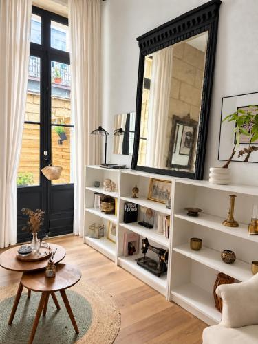 Bordeaux center nice quiet apartment
