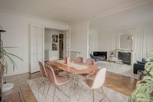 Apt 3 bedrooms with lift near Eiffel Tower Paris15