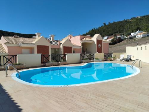 Duplex em Sesimbra com Piscina