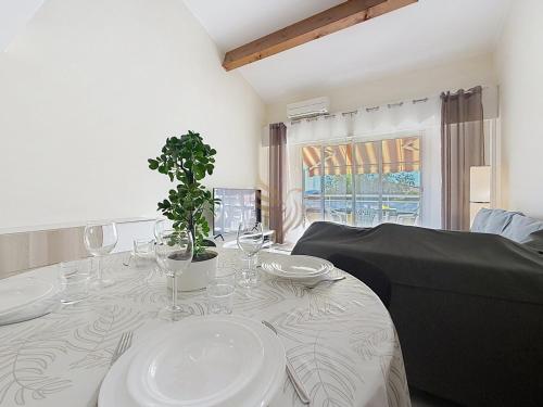1547 Privilege - 4 pers wifi vue mer piscine garage