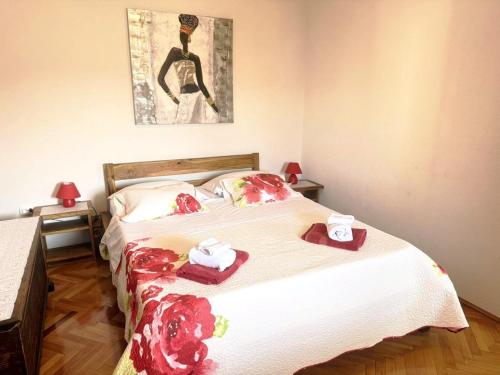 Apartments with parking space Primosten - 27872