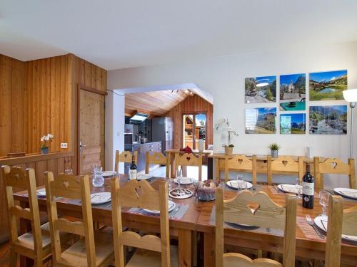 Chalet in Les Deux Alpes with Panoramic Views