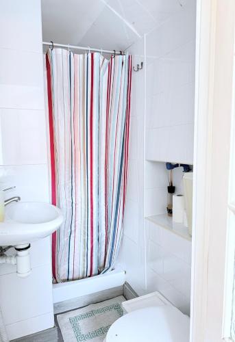 Cozy Alfama Apartment with River View