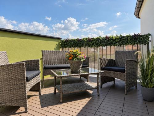 Terrace Apartment for 4 near Naschmarkt & U4 Metro