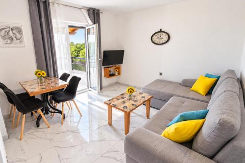 Holiday apartment Mata, village Šikići