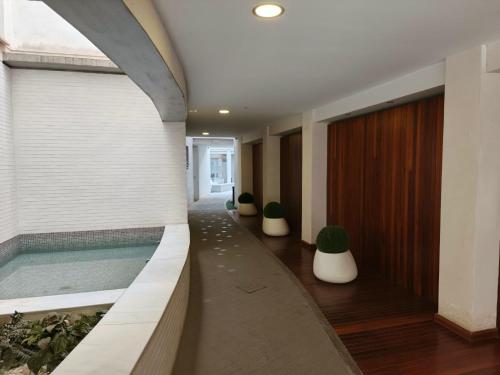 BONITO APARTAMENTO a 200 metros del centro de Sevilla con piscina y parking gratis