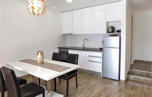 1 Bedroom Nice Apartment In Cavtat