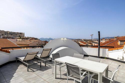 Luxury Penthouse 120mÂ² in the heart of Cannes