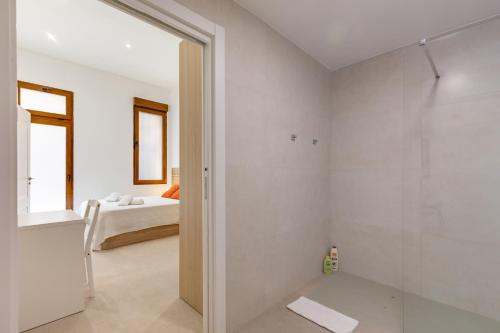 Granada 21 Double Suite with Terrace by Invalencia