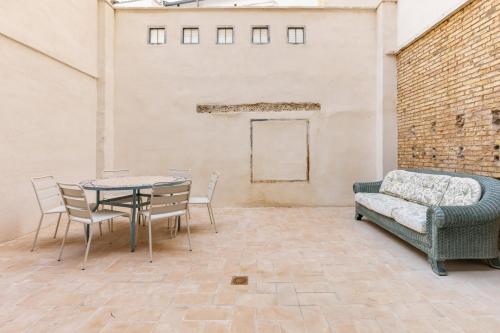 Granada 21 Double Suite with Terrace by Invalencia