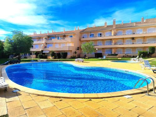 Vilamoura Typical 5 With Pool by Homing