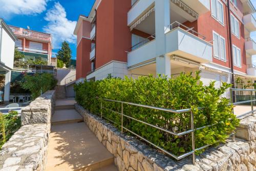 Apartments in Dramalj 41208