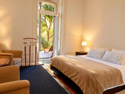 Lisbon Hideaway with private sunny Garden