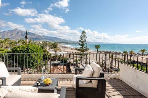 310 Puerto Banus Front Line Panoramic Sea View