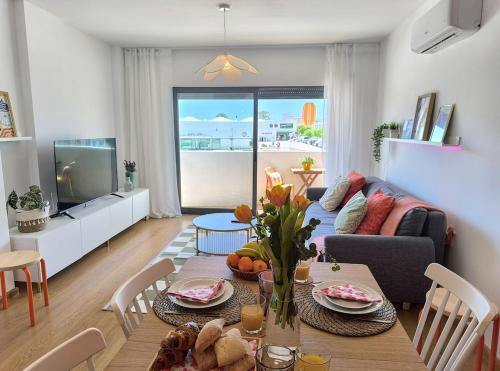 2-bedroom apartment with pool and parking in Olhão