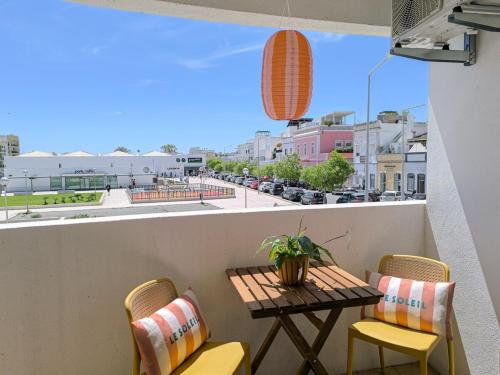 2-bedroom apartment with pool and parking in Olhão