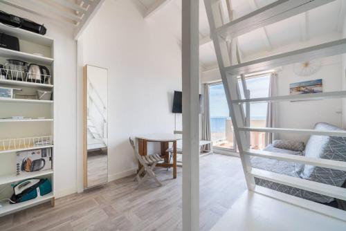 APPARTEMENT AVEC TRES BELLE VUE MER