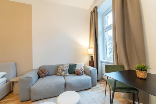 josef's home I Comfort Studio I Metro Access