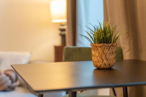 josef's home I Comfort Studio I Metro Access