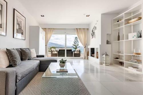 310 Puerto Banus Front Line Panoramic Sea View