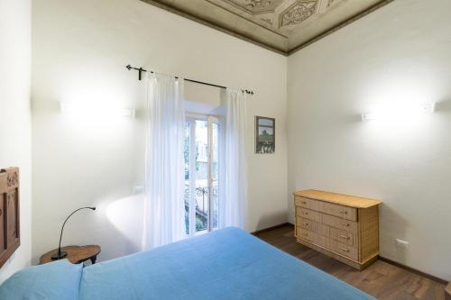 Modern frescoed apartment