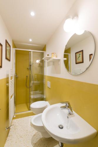 Modern frescoed apartment