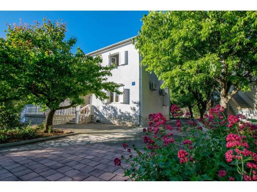 Apartment in Starigrad-Paklenica 6881
