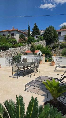Apartment Beachfront in Dramalj 58158