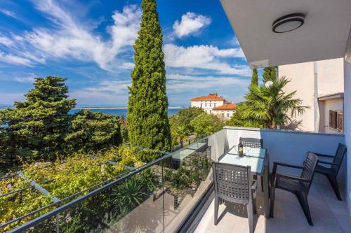 Apartments in Crikvenica 42446