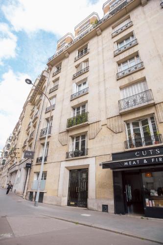 Eiffel-Tower, Avenue Paul Doumer